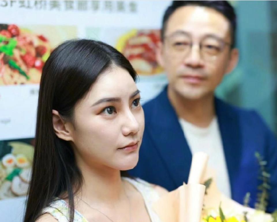 马筱梅与前夫旧照曝光，脸比现在自然，前夫两次回应其再婚，曾被骂是蛆_腾讯新闻