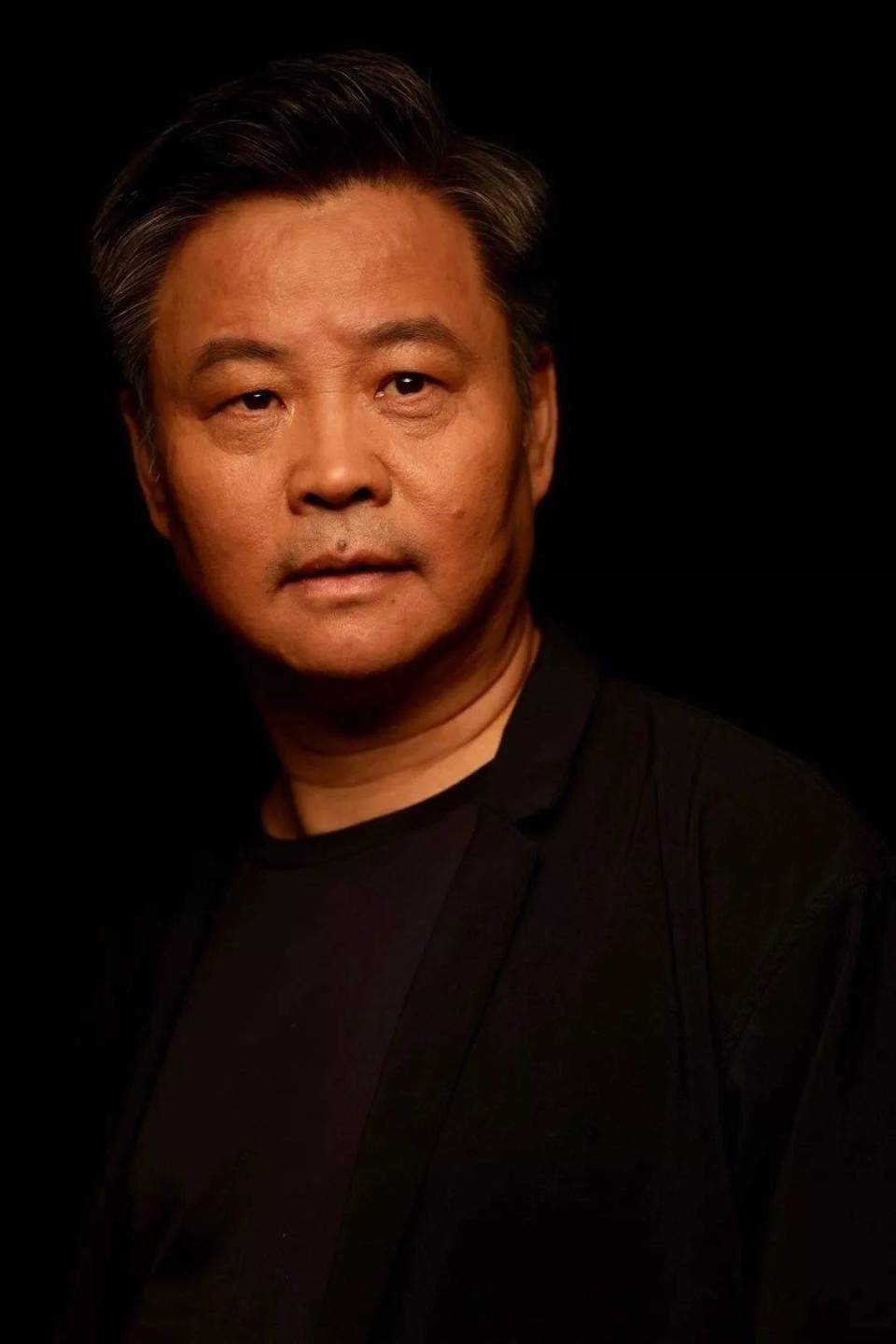 寻找彰显创造性的写作者： 2024名人堂·年度人文榜“十大作家”名单发布_腾讯新闻