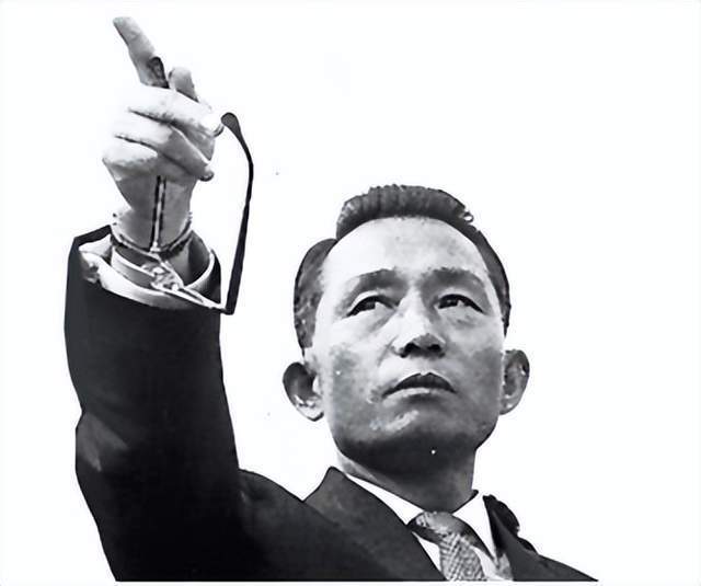 这事儿啊,得从保守派的"圣祖皇帝"朴正熙说起.