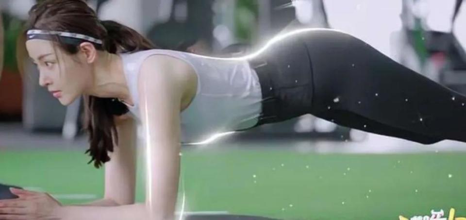 女明星惊人的"腰臀比",倪妮绝,热巴艳,殷桃再低调也藏