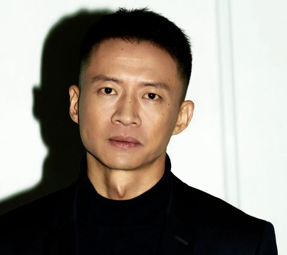 演员唐曾:是几个大爆剧的男主却不红,是38岁魅力型男却被剩下了_腾讯