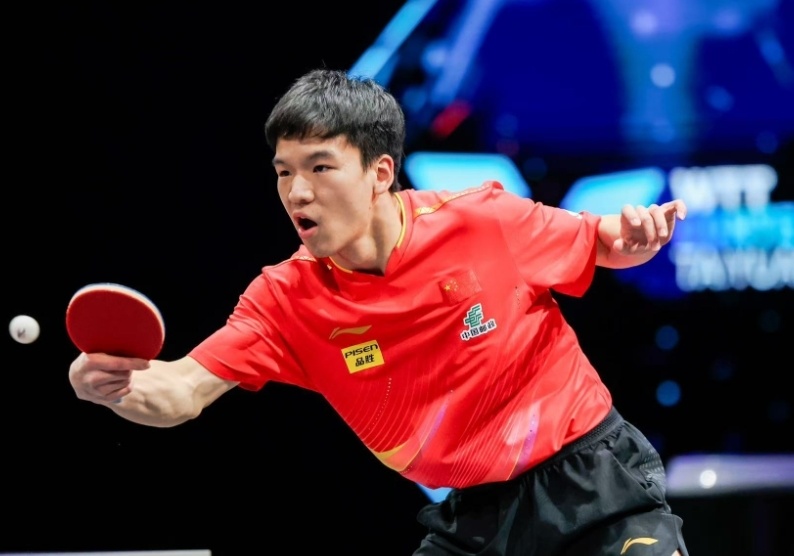 单局7-0险被逆转！正手打爆葡萄牙老将，向鹏3-1格拉尔多