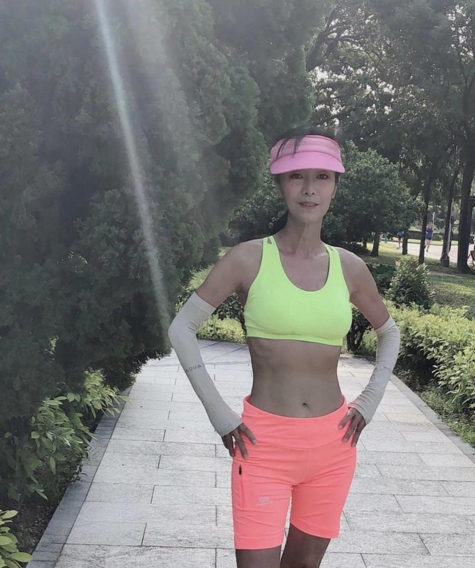 米雪有个妹妹叫雪梨,相信很多人都认识.