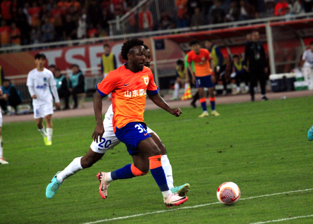 泰山队官宣费南多伤情,未来4场面临阵容调整,克雷桑的