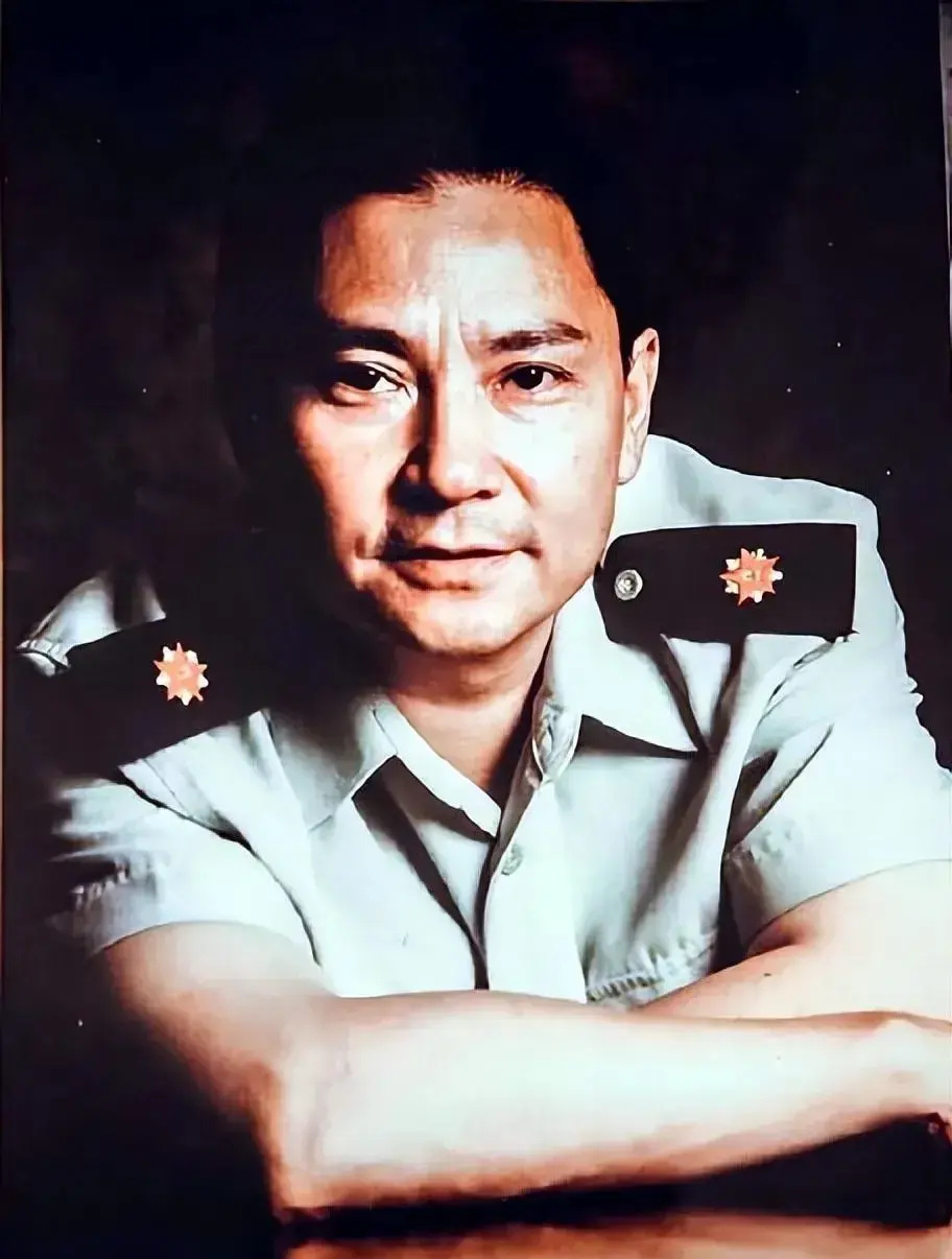 卢奇:娶演员唐萍,婚后生一女,把妻子宠成宝_腾讯新闻