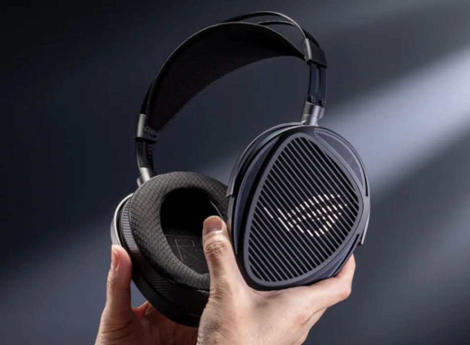 ROG联名HiFiMAN：电竞顶流遇上HiFi老炮，游戏耳机成音频大厂新战场_腾讯新闻