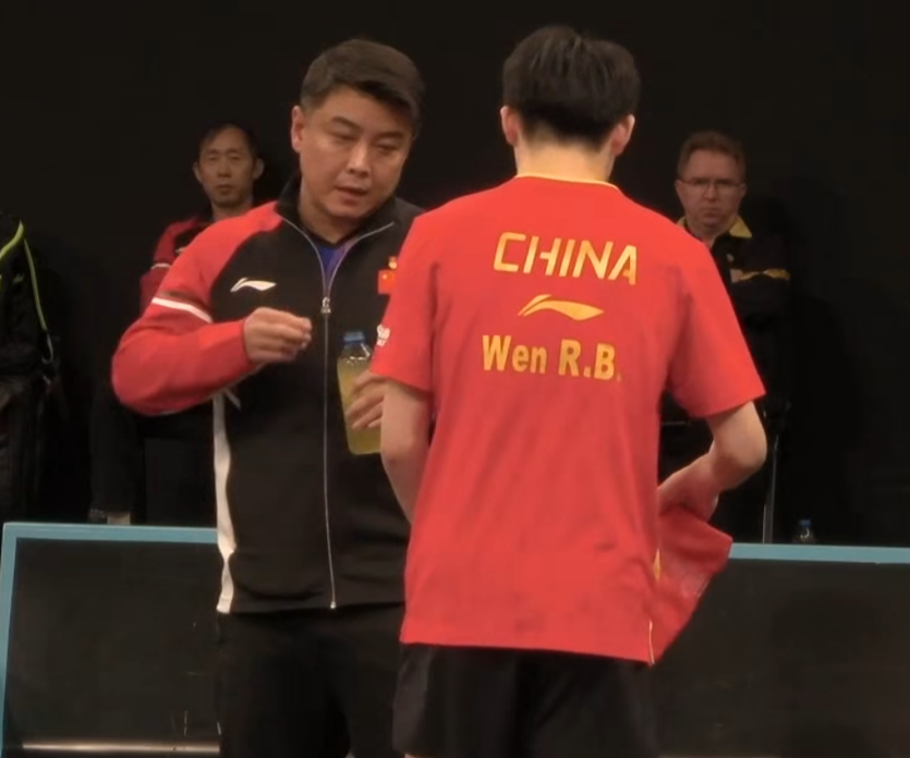 祝賀！國乒新年首冠即將誕生：18歲小將爆冷世界冠軍，決賽會師隊友 - 