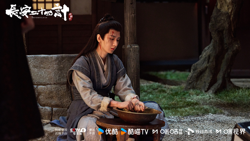 比《長安二十四計》熱度破萬更震撼的，是復仇後，成毅與幼帝的對話 - 