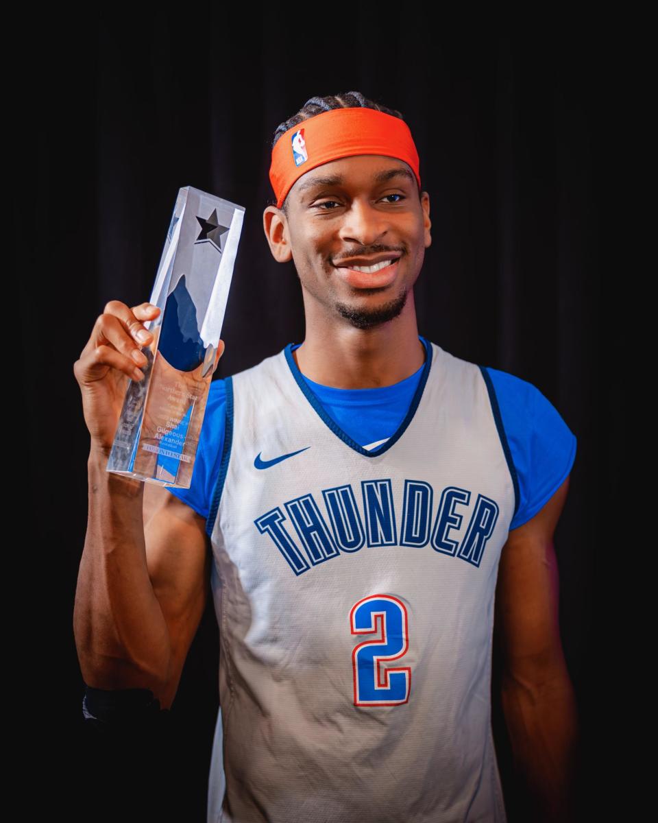 亚历山大捧起北方之星奖杯遭皮尔斯看低现在的哈登依然比他更强