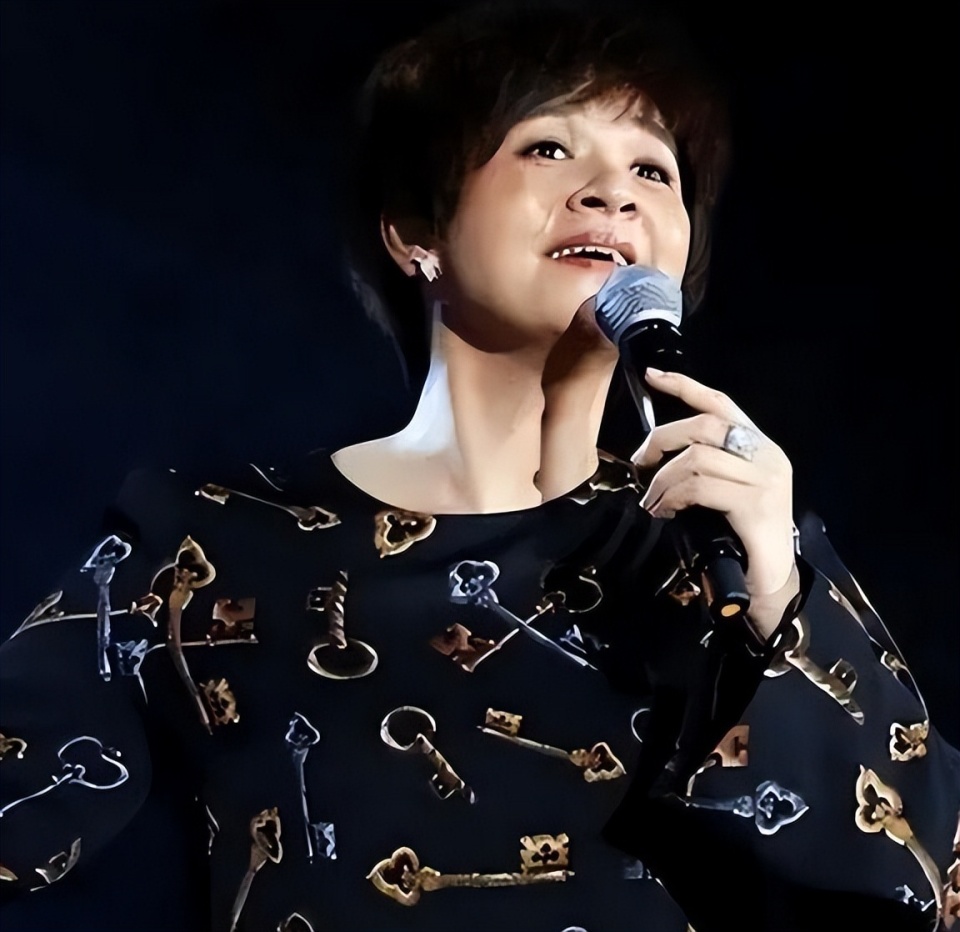 辱骂超女惹人憎,曾被全网讨厌的柯以敏,如今演唱会现场爆满?