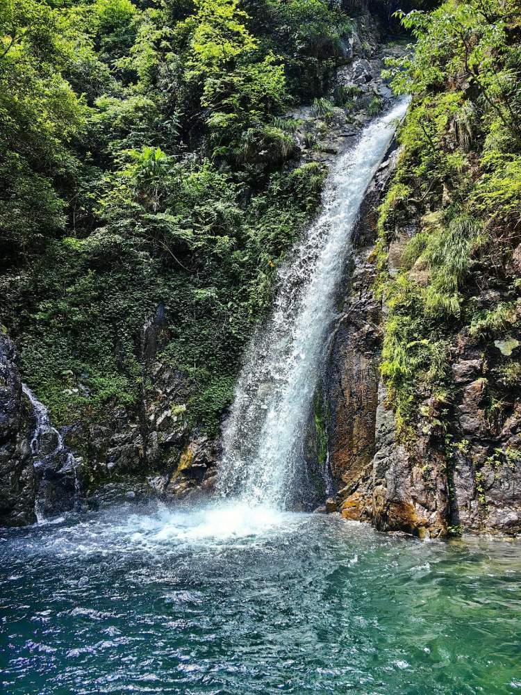 五龙潭和小九寨沟风光旖旎