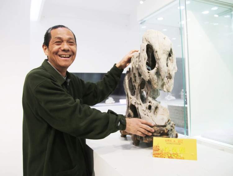 沪上这位观赏石收藏家:我也不知道从天南地北收了多少石头_腾讯新闻