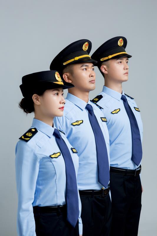 26日起重庆市交通运输综合行政执法总队启用新制式服装和标志_腾讯