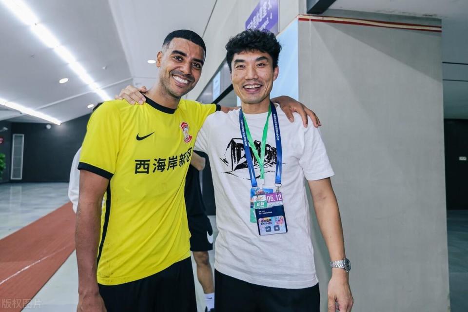 武磊今日归队,国足伤兵逐渐康复开始有球训练,主帅伊万终于有了盼头