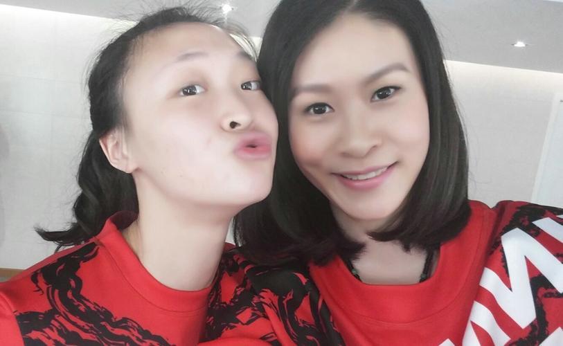 中国女排转型最成功的两个球员 无疑是美女冠军的惠若琪跟赵蕊蕊