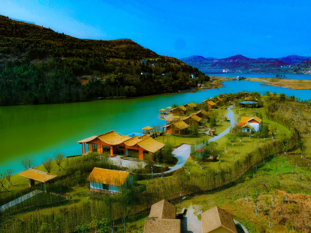 "天府旅游名县"里的小长假:南充高坪凤仪湾水镇烟火开街_腾讯新闻