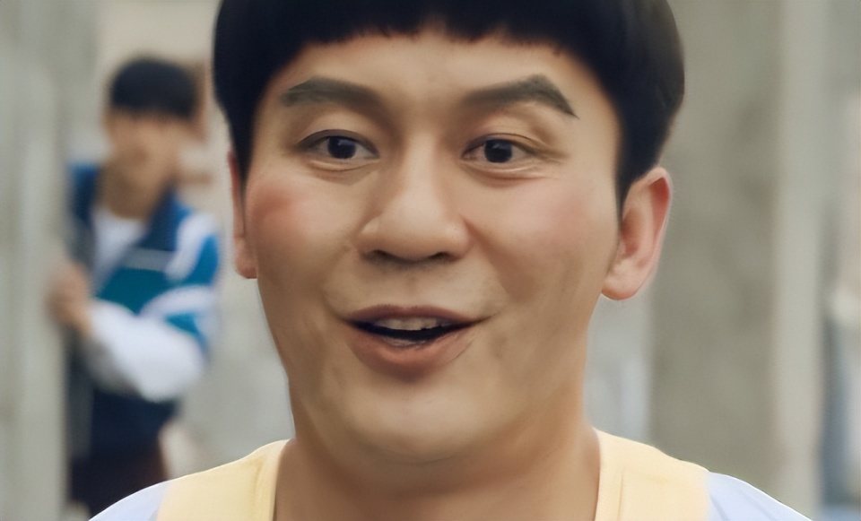 都可以演高中生他爹了,这部剧疯了吧?