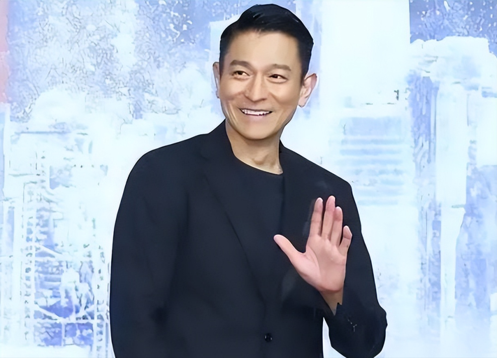 人民大会堂镜头下的明星们无精打采,刘德华狠狠打了内娱男星的脸