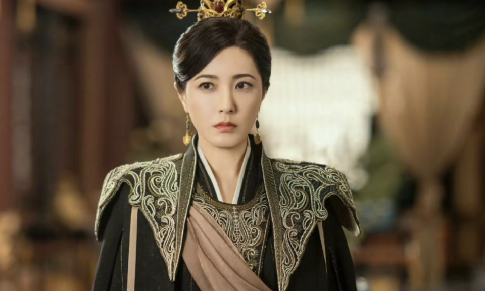 48岁演技仍然像新人,国家二级演员曾黎,演技烂的原因找到了_腾讯新闻