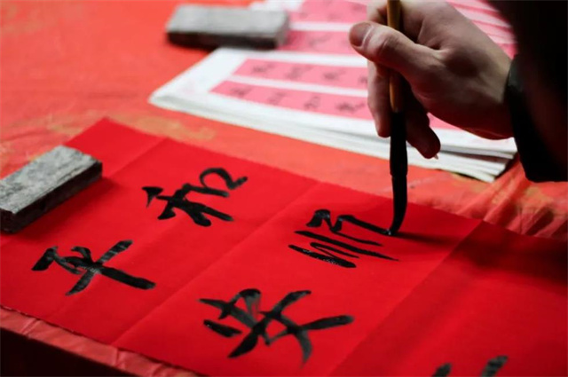 古诗六首，总把新桃换旧符，来谈谈桃符与春联_腾讯新闻