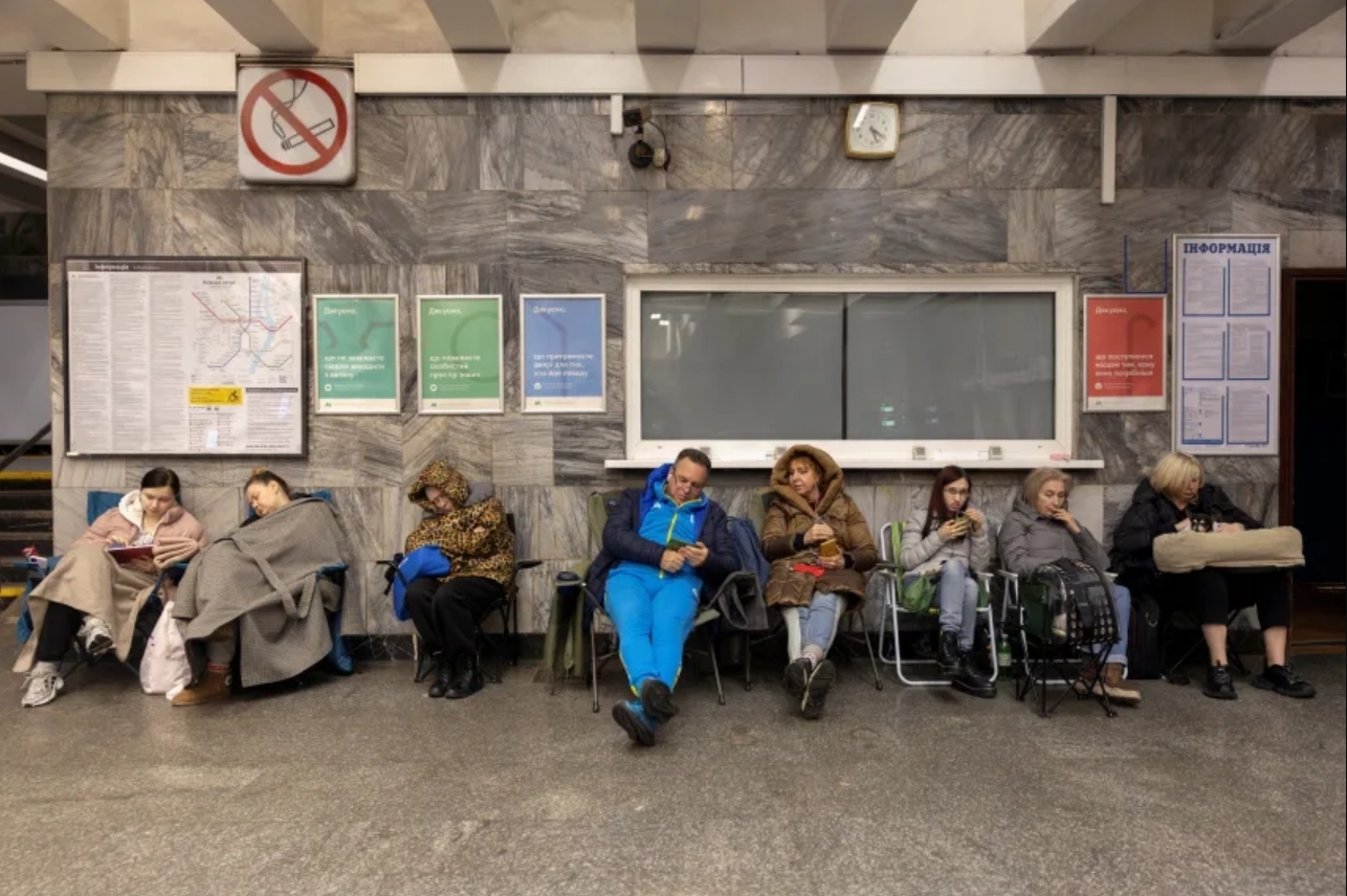 澤連斯基與特朗普會面前，俄對基輔發動超長時大規模襲擊 - 