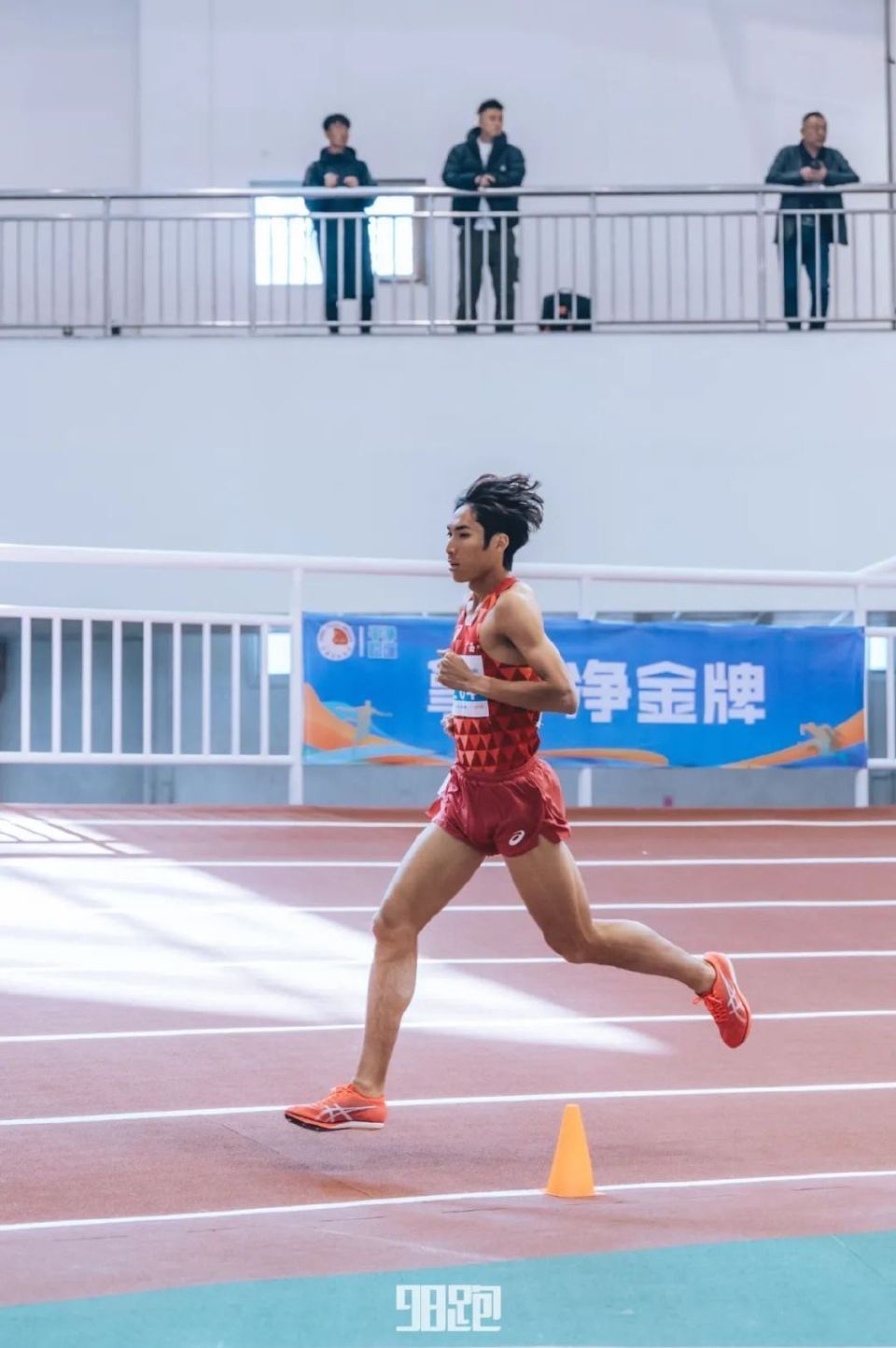 14663刘德助破室内800米全国纪录