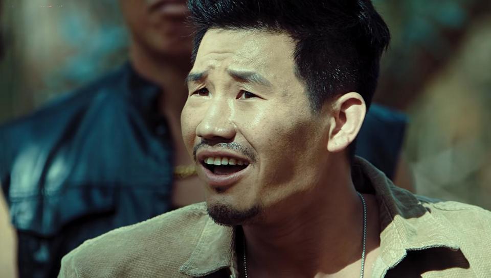 嘎子新片被差评淹没,网友:电影水太深回去卖酒吧