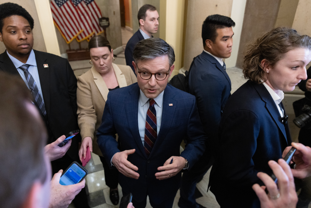 【世界知识】肖河:援乌法案的通过经过了美国两党怎样的激烈斗争