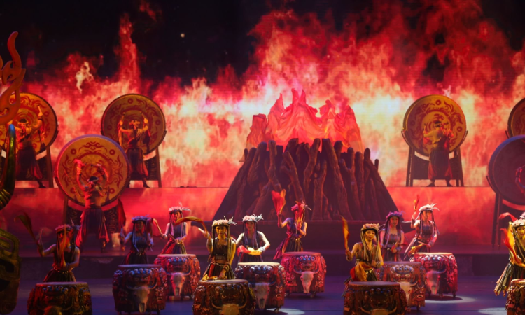 三湘湖南行之十∣魅力湘西观看歌舞表演