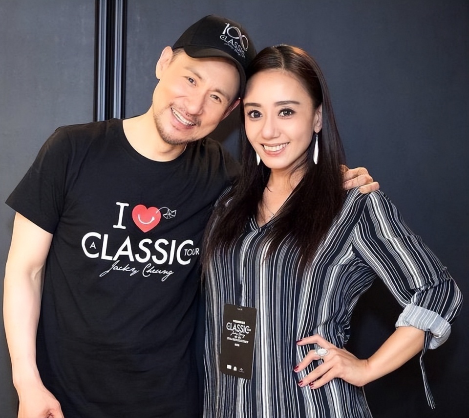 与张学友合唱成名的高慧君,跟小17岁男友分手,原因是51岁的她不能生育