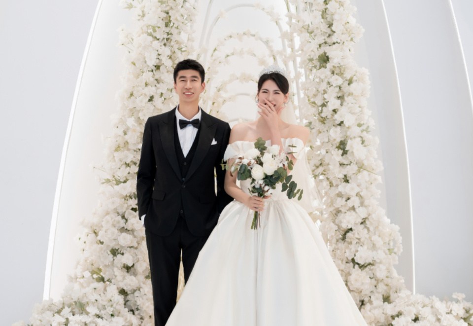 跆拳道奥运冠军赵帅与郑姝音宣布领证结婚,"双金情侣"正式成为"双金