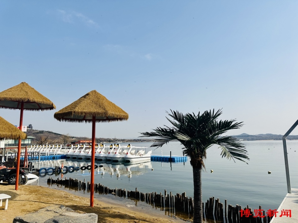 博览组图淄博文昌湖畔春色美