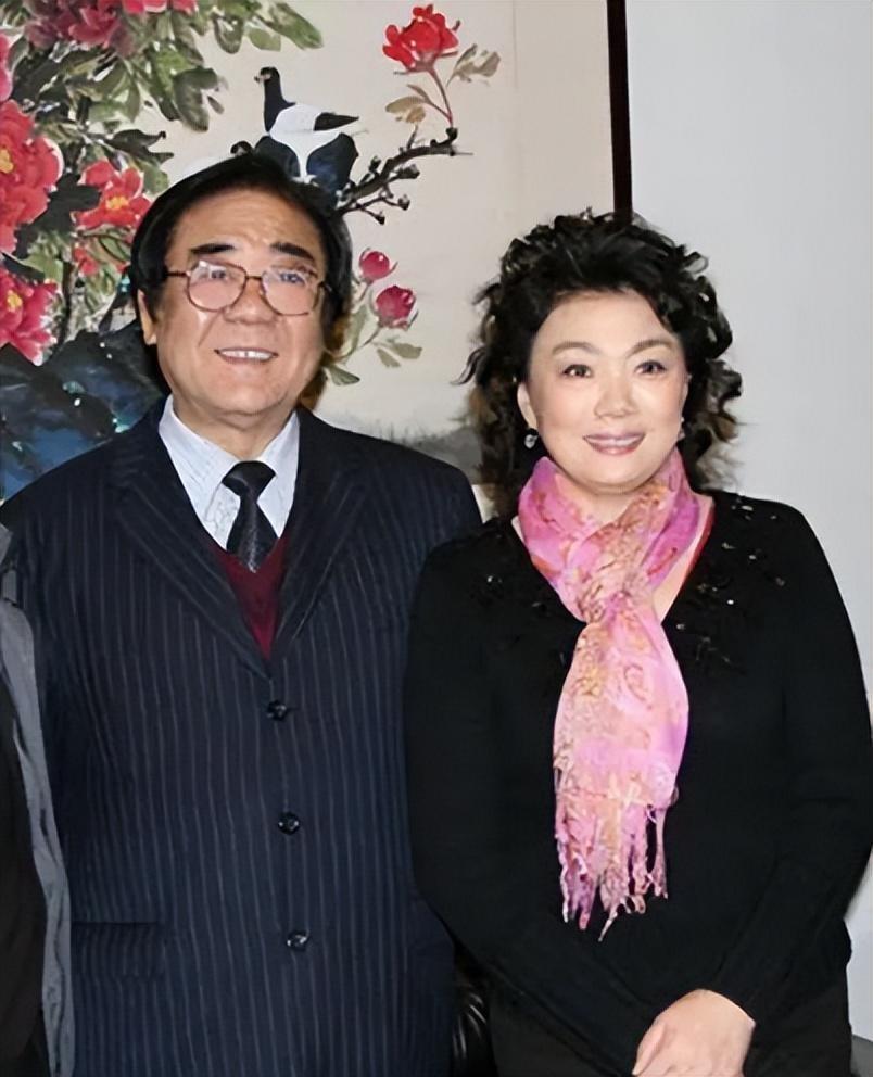 金铁霖遗孀马秋华:二婚相伴32年,丈夫去世后,她过得如何?_腾讯新闻