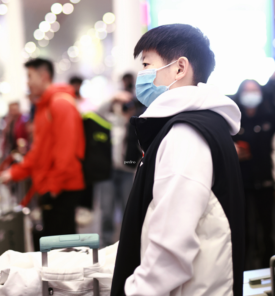 国乒出征马龙低调樊振东一身轻松孙颖莎理发人气超高