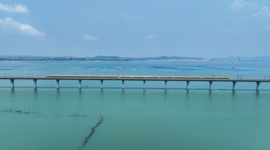 台湾海峡是纵贯中国南北海运的要道,具备极为重要的军事意义