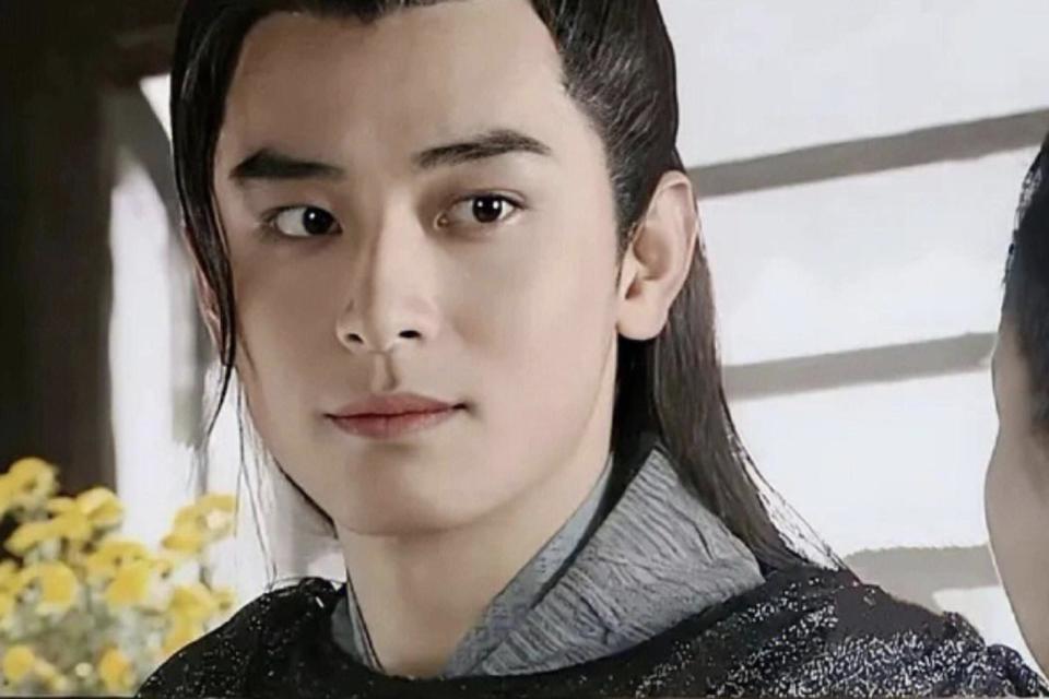 他是台湾知名男演员，又帅又会演，要不是被前妻陷害，早就红了_腾讯新闻