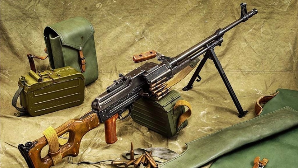 和作战条件下的稳定性和耐久性表现使它成为一款备受使用者信赖的武器