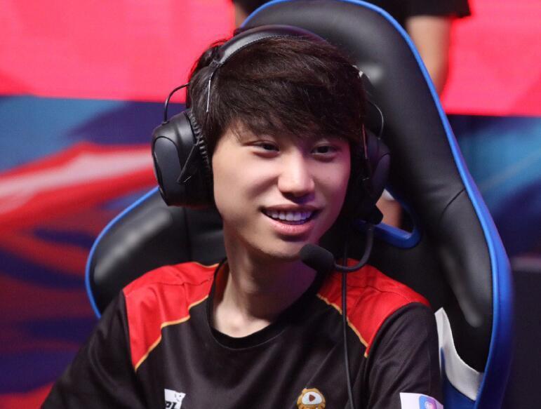 陈少杰事件发生后doinb至今没消息糖小幽的举动被网友吐槽