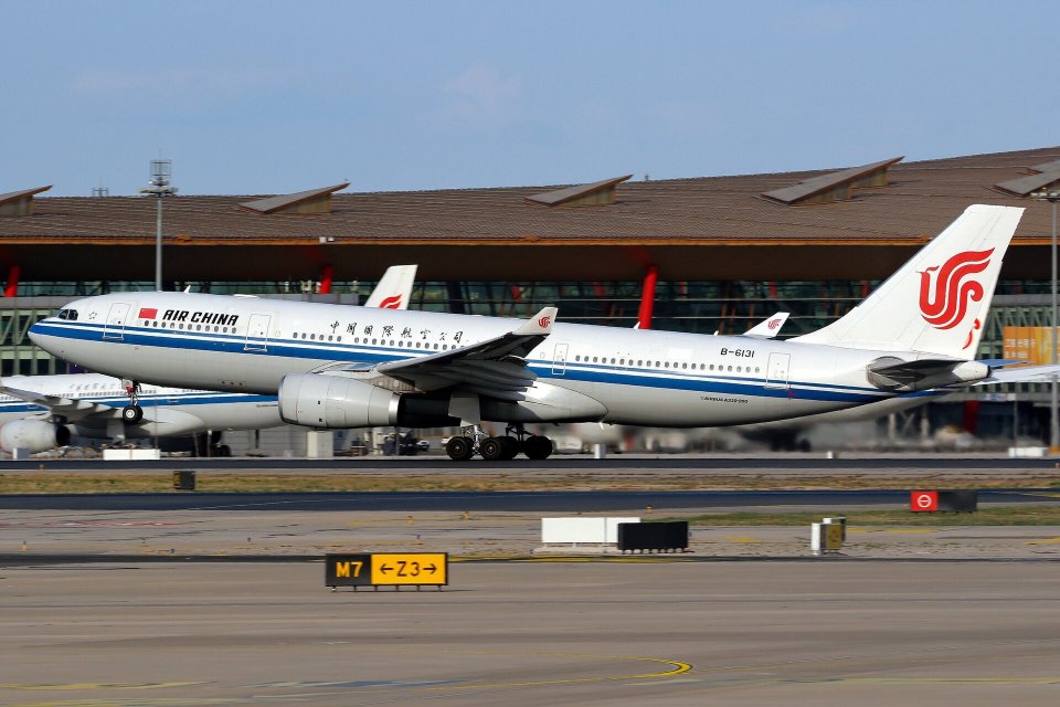 中国和叙利亚之间的距离至少5799公里,叙利亚航空的飞机目前应该没有
