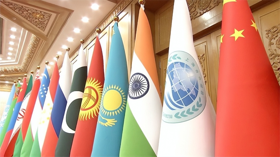 中俄防长会面时,俄想拉上合应对美国_腾讯新闻