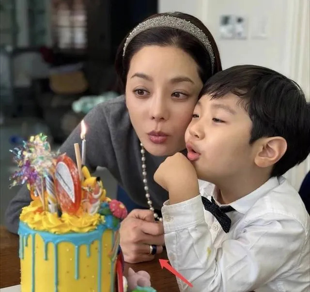 蔡琳高梓淇和解!离婚3年后父子俩终于见面,女方晒合影否认复合