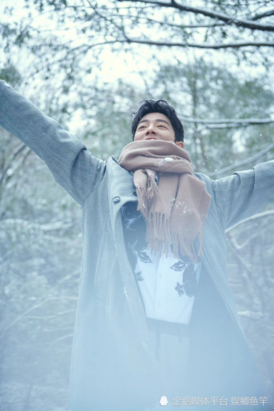 当红人气小生肖战,户外雪景大片,帅到无法形容!_腾讯新闻
