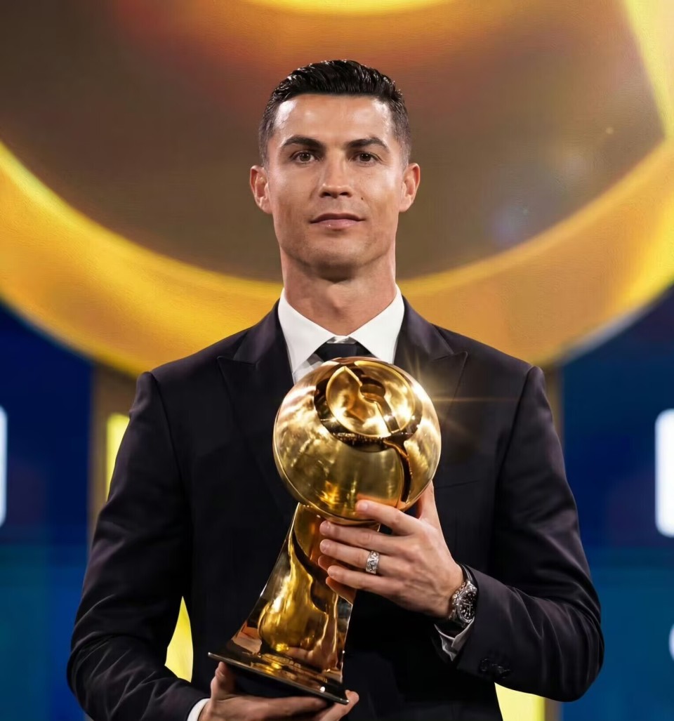 c罗又拿奖了!40岁斩环球足球奖,连续获奖成该奖项最大赢家