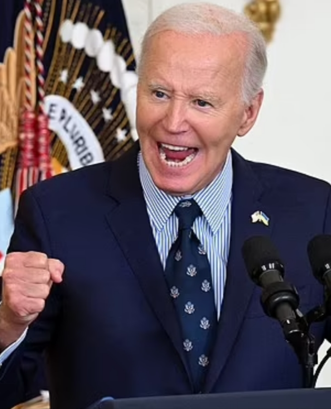 81岁拜登在白宫会议上情绪激动大喊