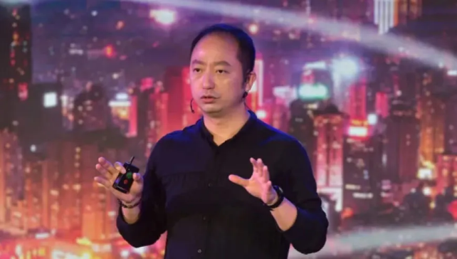 钉钉换帅：无招卸任，92年技术极客陈宇森接任钉钉CEO