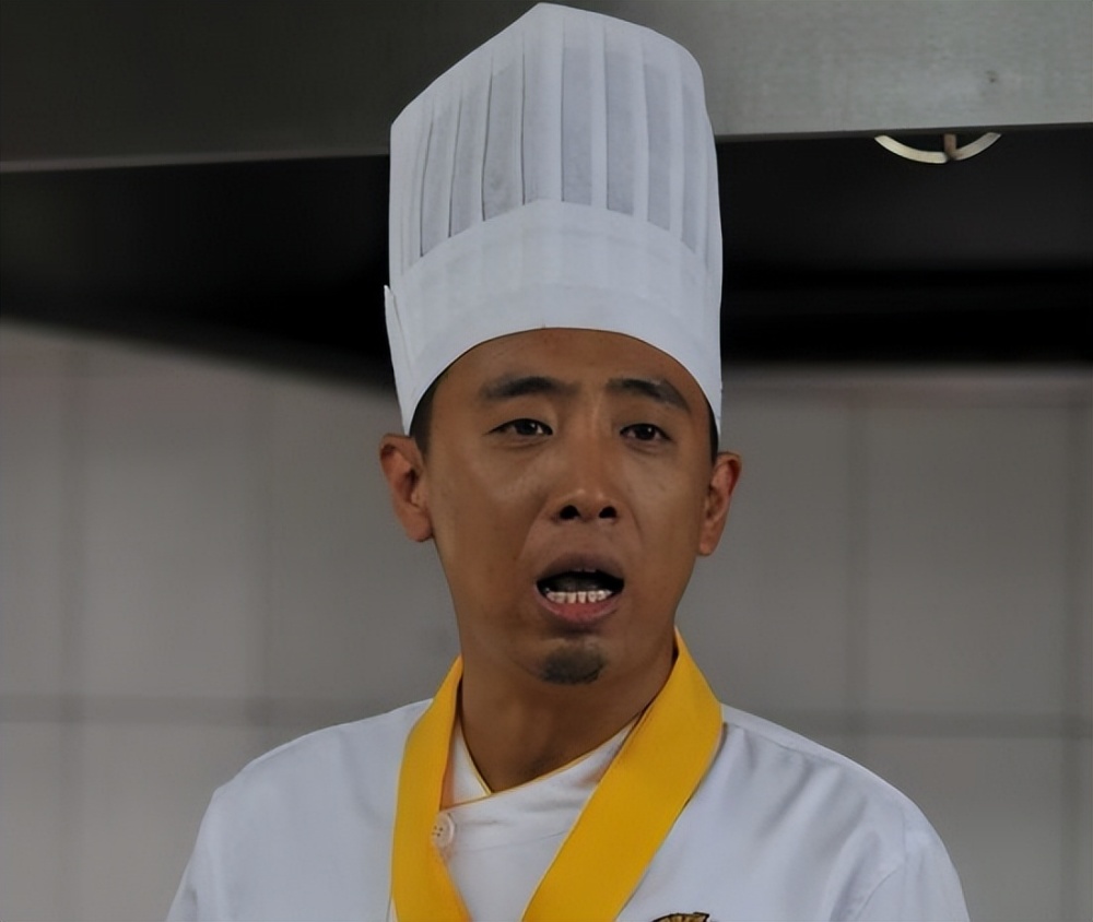 和成龙飙戏,给范伟使坏,与张译争锋,二哥范雷到底有多牛?_腾讯新闻