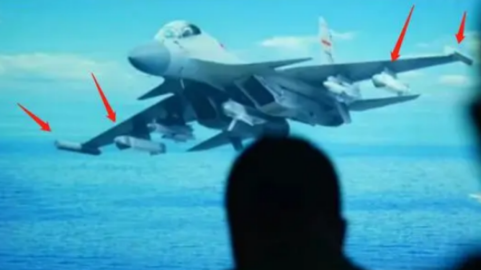 强援来的正是时候歼15d传出好消息给了台军当头一棒