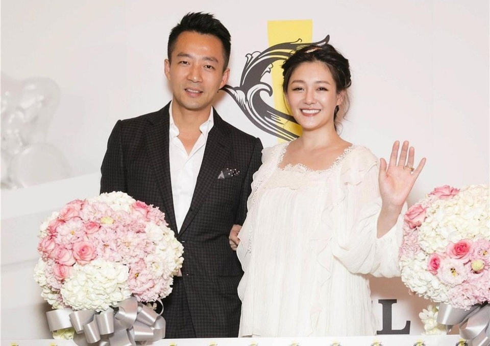 尴尬!具俊晔演出海报以大s老公作为宣传噱头,网友调侃软饭硬吃