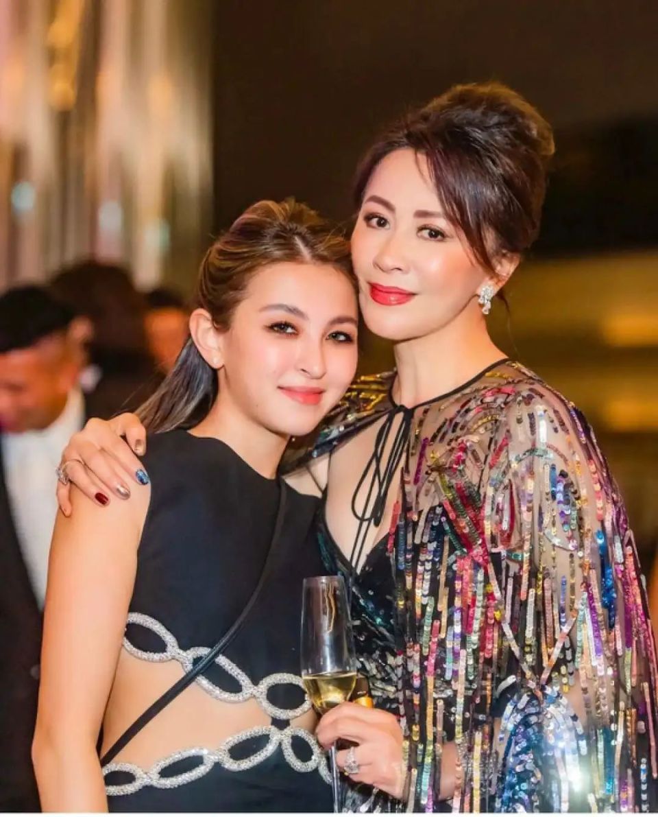 激吻梁朝伟被骂惨，这位香港第一名媛什么来头？-腾讯新闻