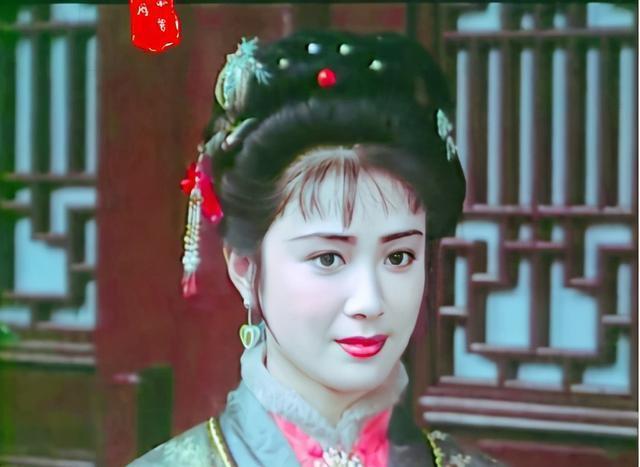 女演员和内地四美撞角色,往往输多胜少,陈红何晴颜值天花板